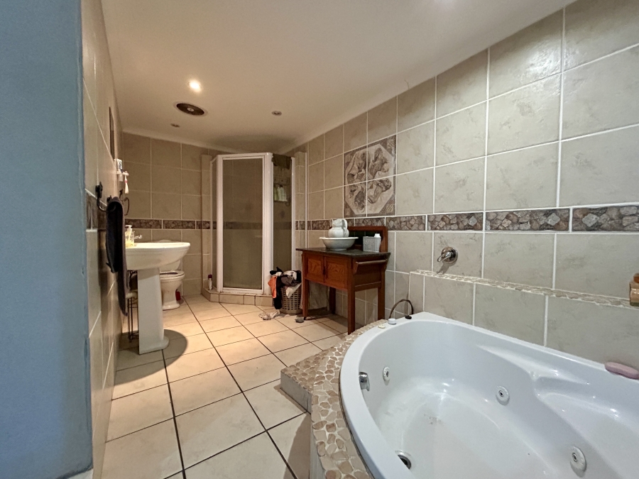 2 Bedroom Property for Sale in Fairfield Estate Western Cape